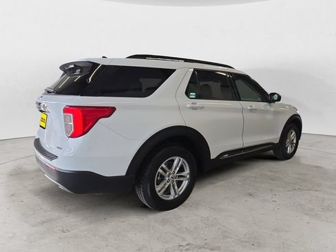 Used 2023 Ford Explorer XLT w/ Equipment Group 202A AWD/4WD image 5