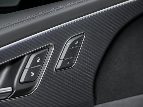 Used 2023 Audi RS Q8 4.0T quattro image 19