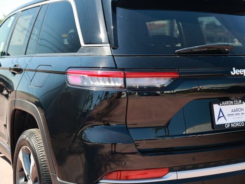 New 2026 Jeep Grand Cherokee Limited image 10