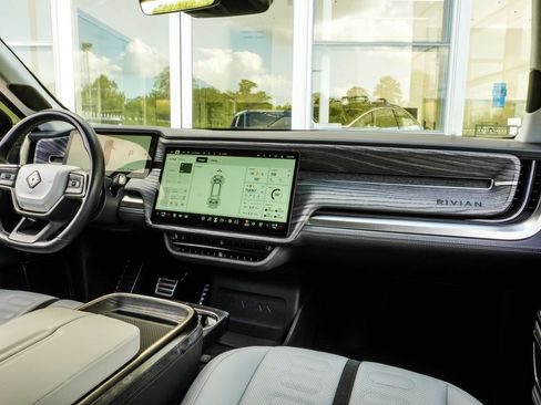 Used 2022 Rivian R1T Adventure AWD/4WD image 19