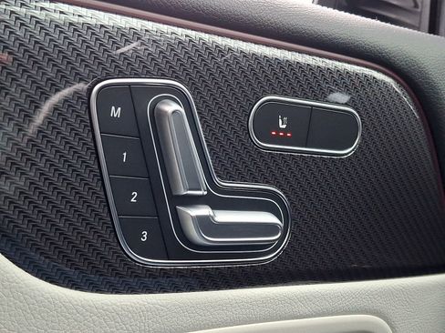 Certified 2023 Mercedes-Benz GLB 250 4MATIC image 26