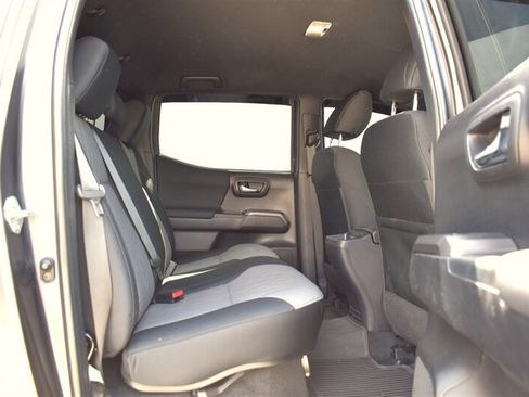 Used 2022 Toyota Tacoma TRD Sport w/ Black Out Package (TMS) AWD/4WD image 26