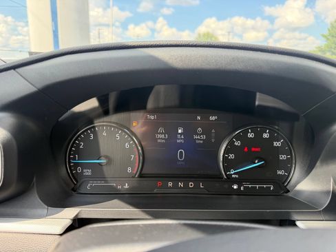Used 2022 Ford Explorer XLT w/ Equipment Group 202A AWD/4WD image 22