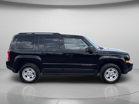 Used 2015 Jeep Patriot Sport w/ Power Value Group FWD image 8