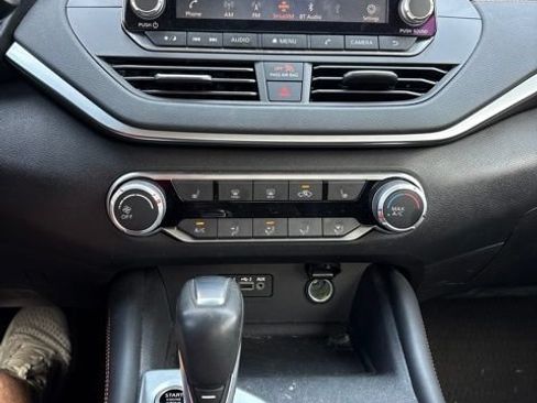 Used 2021 Nissan Altima 2.5 SR w/ SR Premium Package AWD/4WD image 9