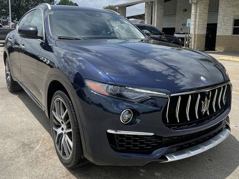 Used 2019 Maserati Levante GranLusso image 3