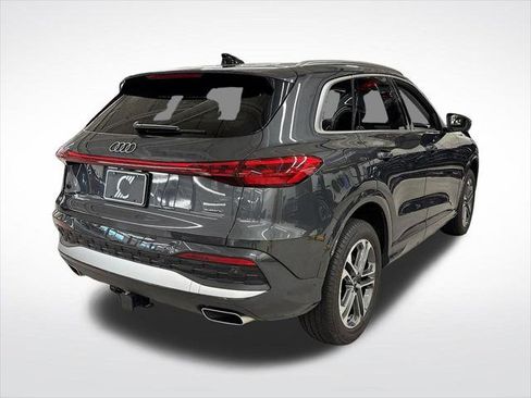 Certified 2025 Audi Q5 Premium w/ Convenience Package AWD/4WD image 5