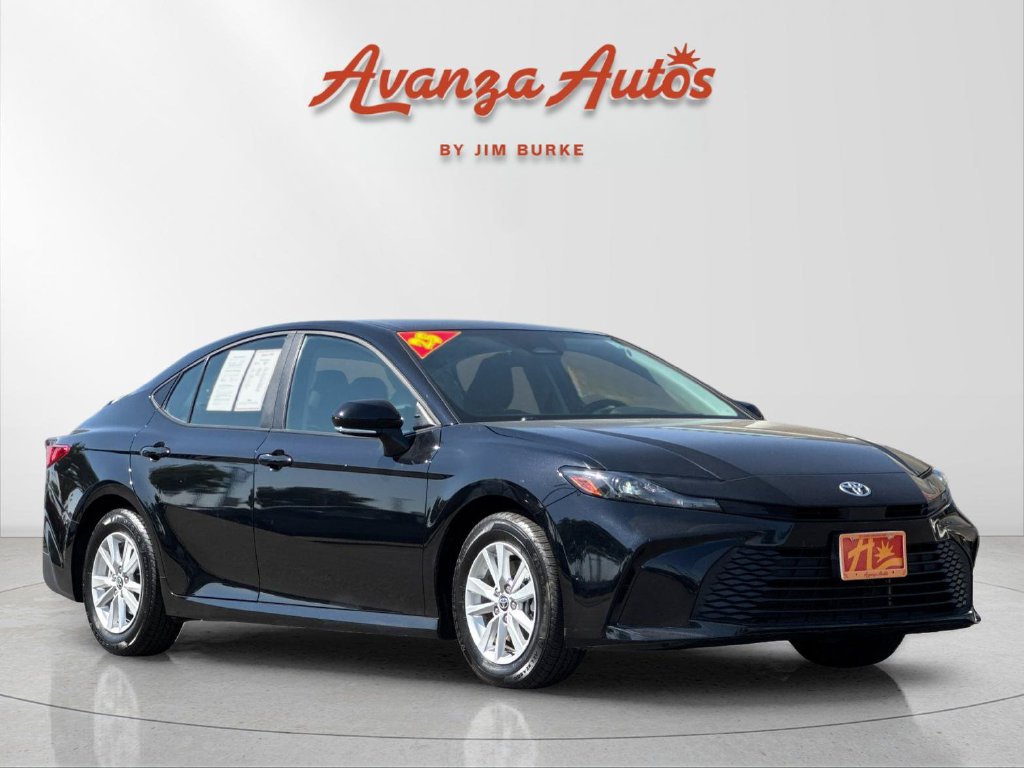 Used 2025 Toyota Camry LE FWD image 7