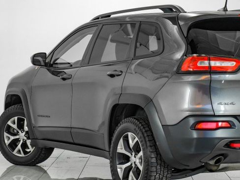 Used 2017 Jeep Cherokee Trailhawk w/ Cold Weather Group image 53