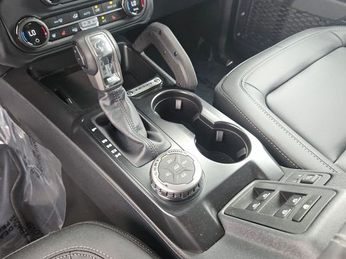 New 2025 Ford Bronco Badlands image 10