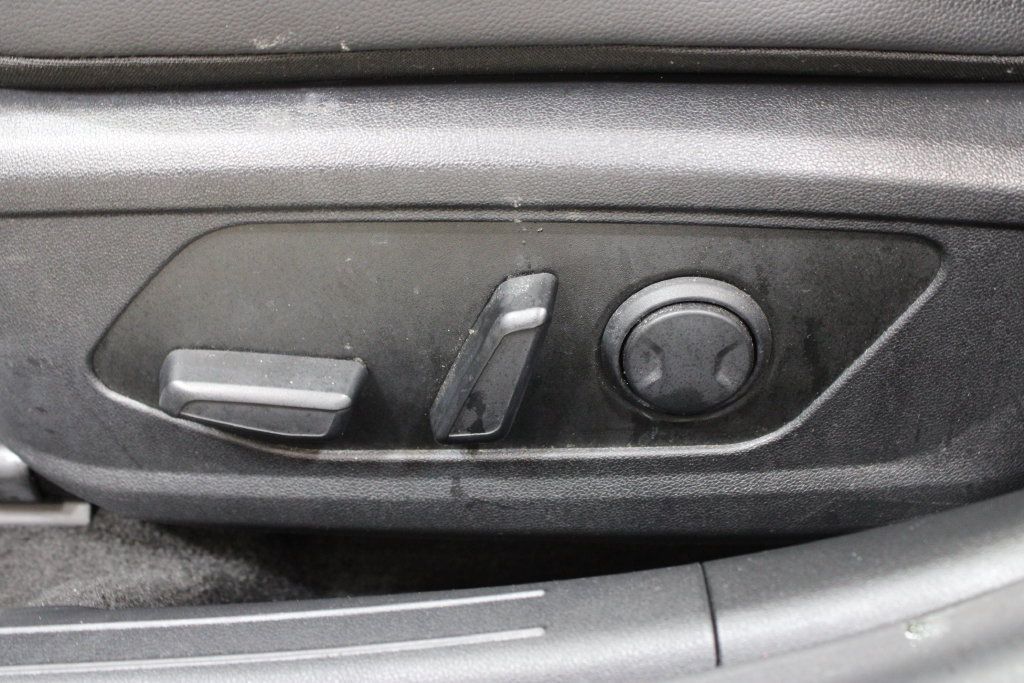 Used 2024 Hyundai Elantra Limited FWD image 20