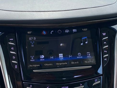 Used 2018 Cadillac Escalade ESV Luxury AWD/4WD image 15