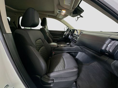 Used 2024 Nissan Pathfinder SV w/ SV Premium Package AWD/4WD image 34