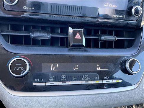 Used 2022 Toyota Corolla LE FWD image 29