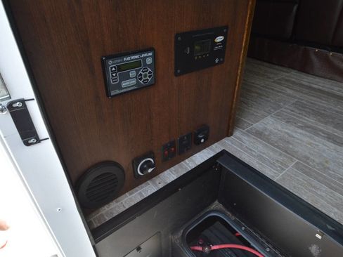 Used 2019 Ford E-450 and Econoline 450 Super Duty w/ Motorhome Prep Package RWD image 9