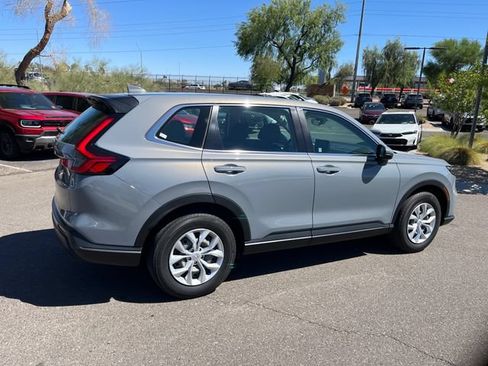 Used 2024 Honda CR-V LX image 5