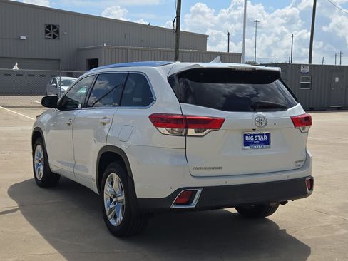 Used 2017 Toyota Highlander Limited FWD image 6
