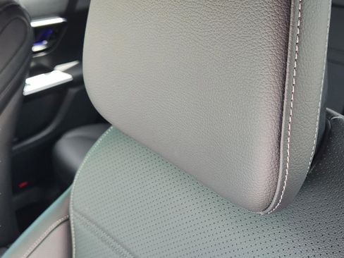 Certified 2025 Mercedes-Benz GLC 300 4MATIC image 23
