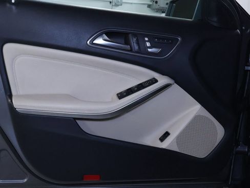 Used 2019 Mercedes-Benz GLA 250 4MATIC image 12