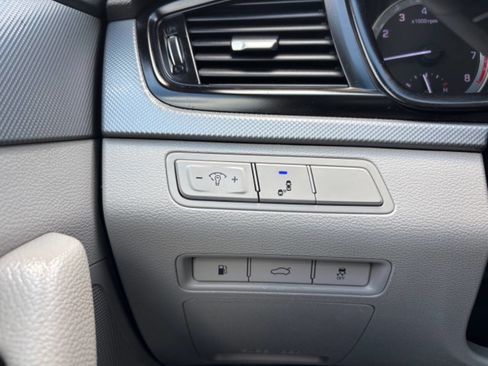 Used 2019 Hyundai Sonata SE image 16