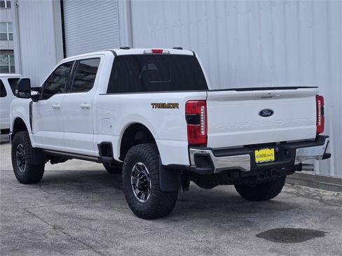 Used 2024 Ford F250 Lariat w/ Tremor Off-Road Package AWD/4WD image 4