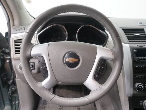 Used 2009 Chevrolet Traverse LT FWD image 17