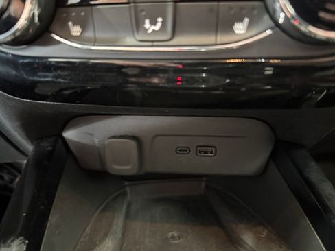 Used 2024 Chevrolet Trax ACTIV w/ Sunroof Package FWD image 19