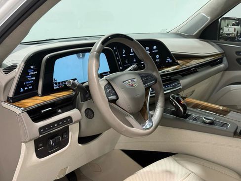 Used 2021 Cadillac Escalade Premium Luxury Platinum image 12