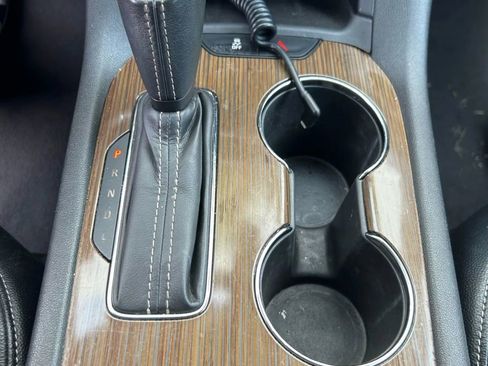 Used 2019 GMC Acadia SLE image 12