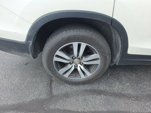 Used 2018 Honda Pilot EX image 9