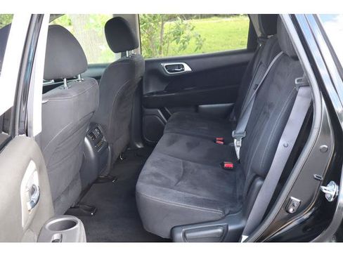 Used 2013 Nissan Pathfinder SV AWD/4WD image 7