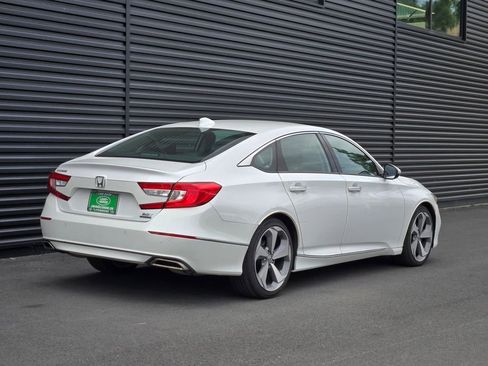Used 2018 Honda Accord Touring image 6