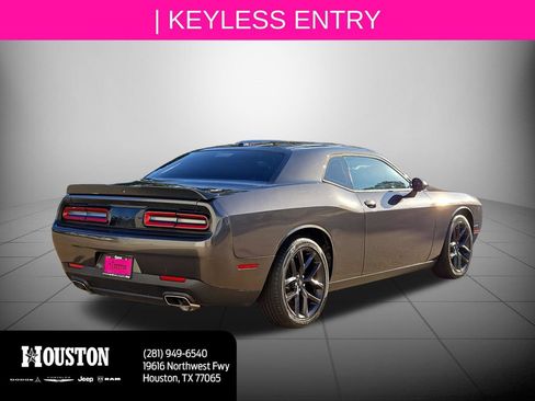 Used 2020 Dodge Challenger SXT w/ Blacktop Package RWD image 4