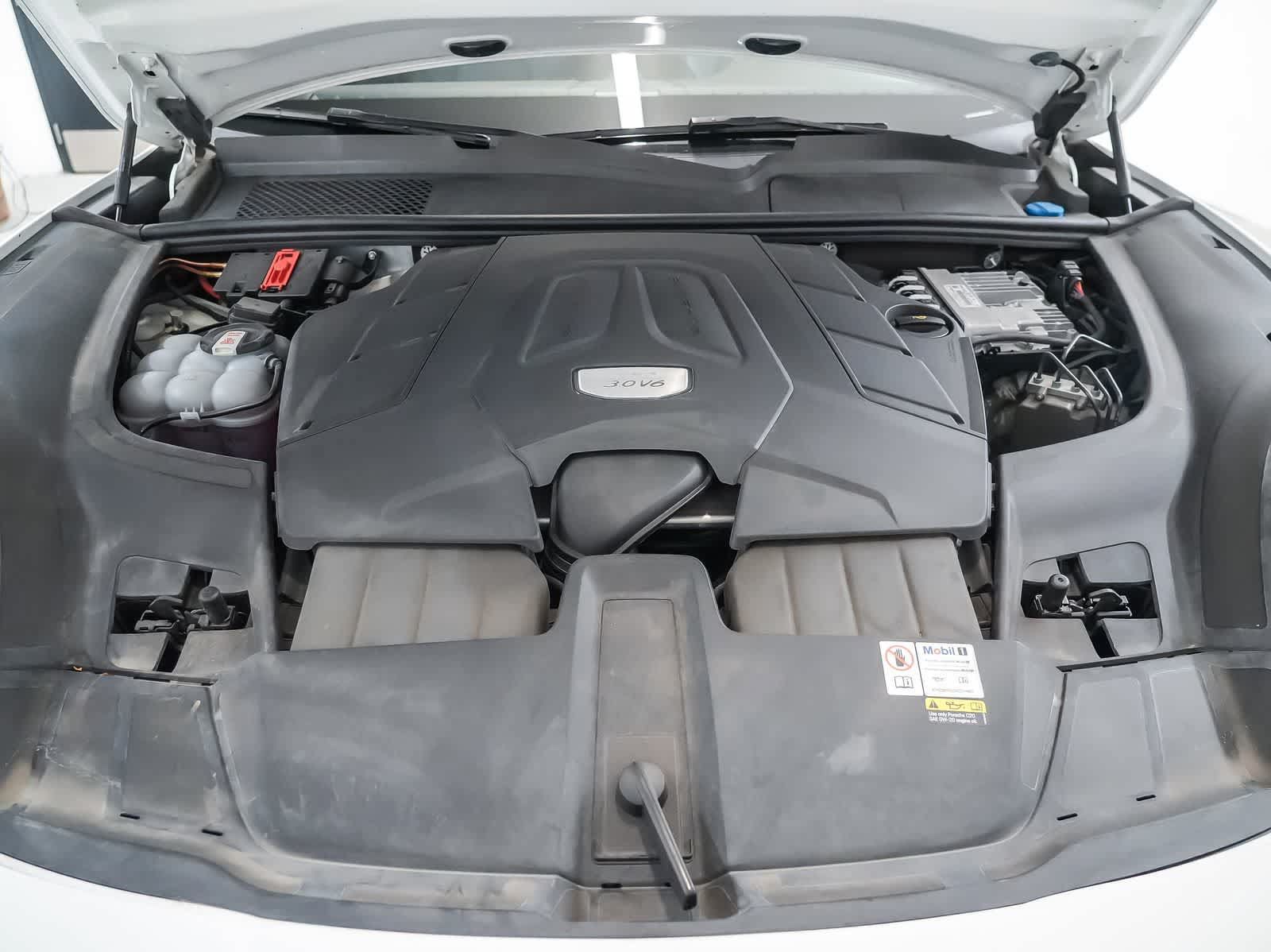 Certified 2023 Porsche Cayenne AWD/4WD image 27