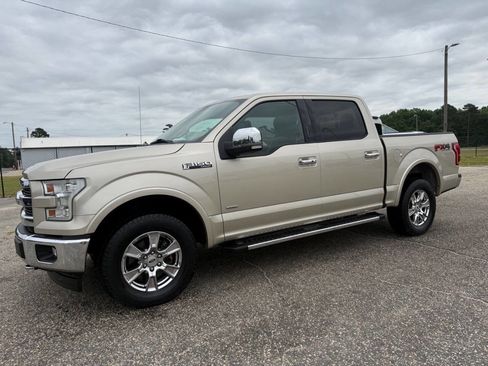 Used 2017 Ford F150 Lariat w/ Equipment Group 502A Luxury AWD/4WD image 26