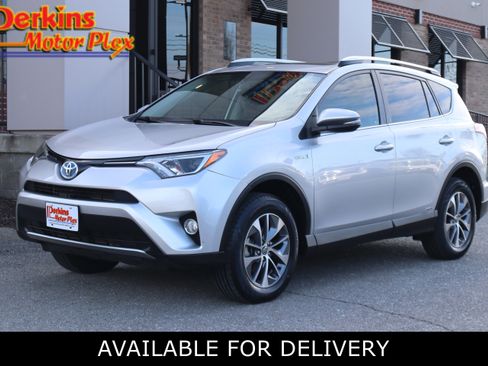 Used 2016 Toyota RAV4 XLE image 1