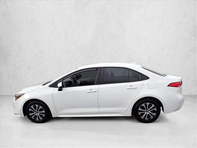 Used 2022 Toyota Corolla LE FWD image 2