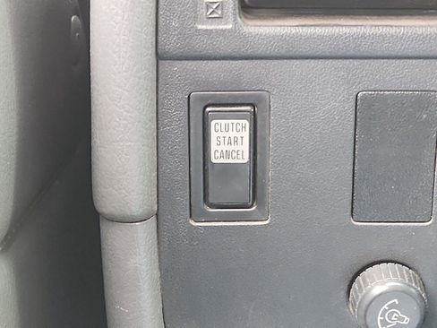 Used 1993 Toyota Pickup Deluxe image 9