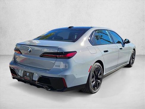 New 2026 BMW 740i image 2