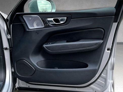 Certified 2023 Volvo XC60 B5 Ultimate image 28