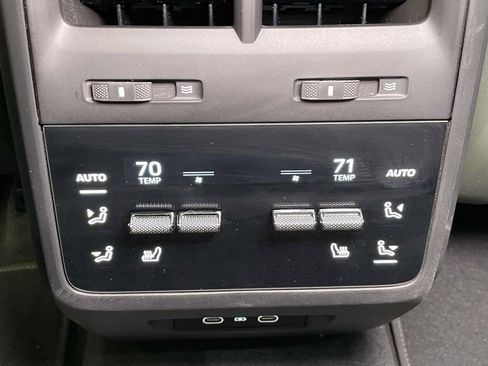 Used 2025 Porsche Macan 4 Electric image 25