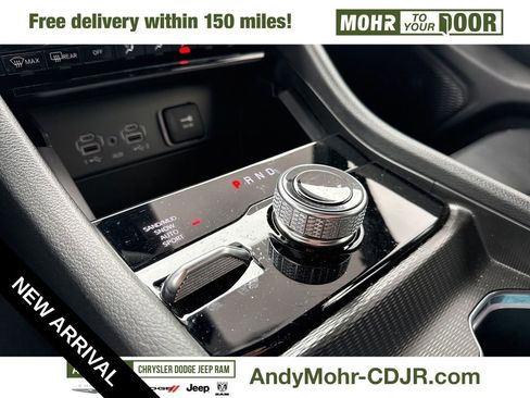 Used 2024 Jeep Grand Cherokee Limited w/ Black Appearance Package image 13