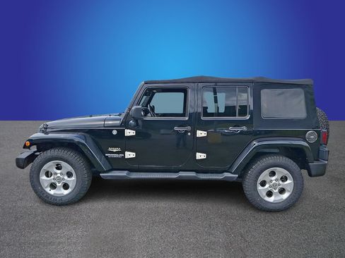 Used 2013 Jeep Wrangler Unlimited Sahara w/ Connectivity Group AWD/4WD image 7