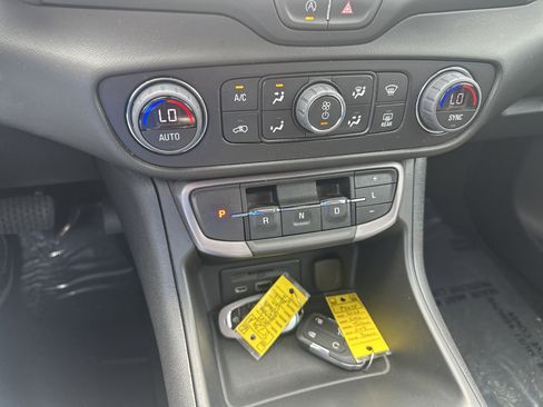 Used 2023 GMC Terrain AT4 w/ Infotainment Package II image 33