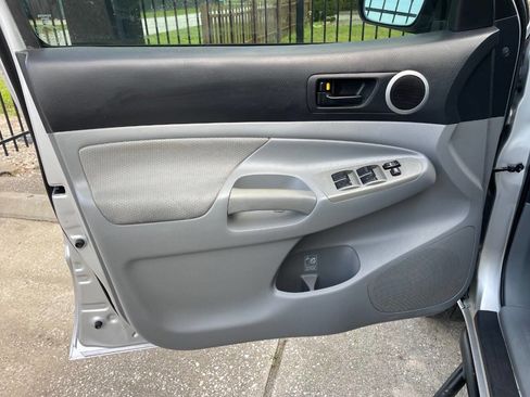 Used 2011 Toyota Tacoma PreRunner RWD image 11