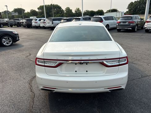Used 2017 Lincoln Continental Premiere FWD image 6