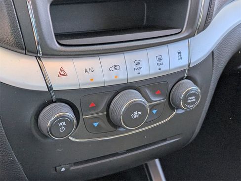 Used 2020 Dodge Journey SE w/ SE Popular Equipment Group image 20