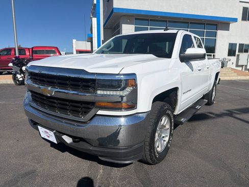 Used 2018 Chevrolet Silverado 1500 LT w/ Trailering Package AWD/4WD image 3