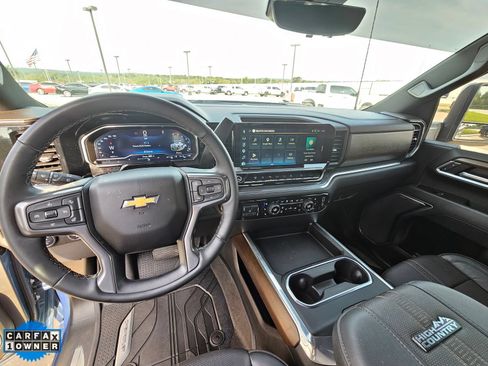 Used 2025 Chevrolet Silverado 2500 High Country w/ Technology Package AWD/4WD image 22