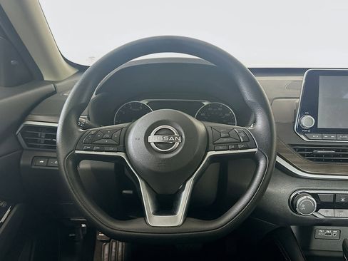 Used 2023 Nissan Altima 2.5 SV FWD image 17